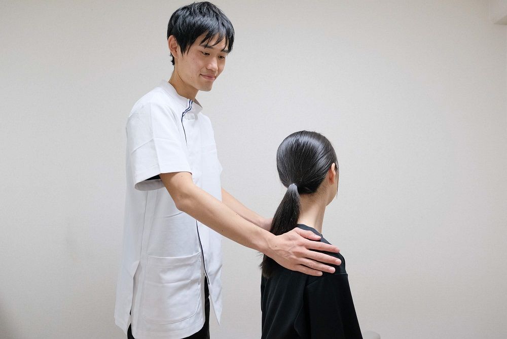 背中